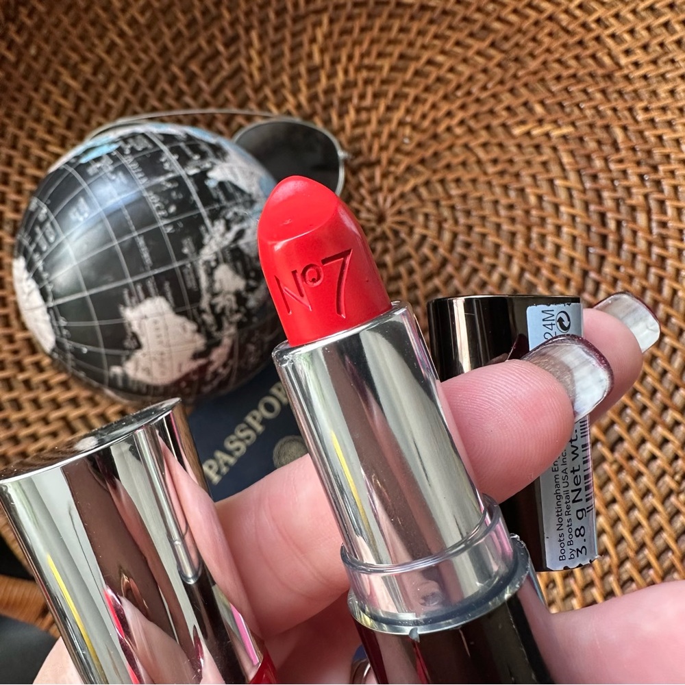 NO7 Gel Finish Colour Red Moisture Drench Pillbox Lipstick and Red Nail Polish - Picture 3 of 6